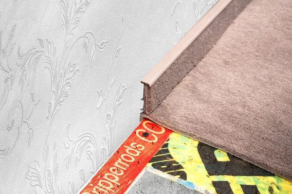 Плинтус для ковролина Korner Listwa 102 Беж 2,5м (50мм) в Иркутске