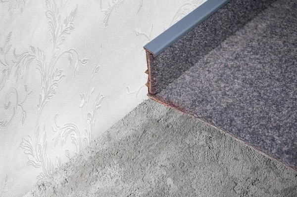 Плинтус для ковролина Korner Listwa 108 Графит 2,5м (50мм) в Иркутске